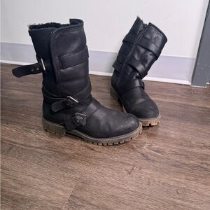 Roxy Black Winter & stylish Boots with Buckle